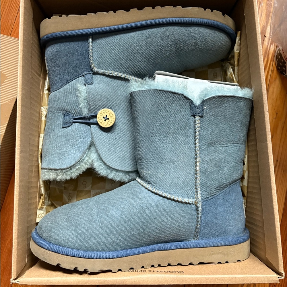 UGGs